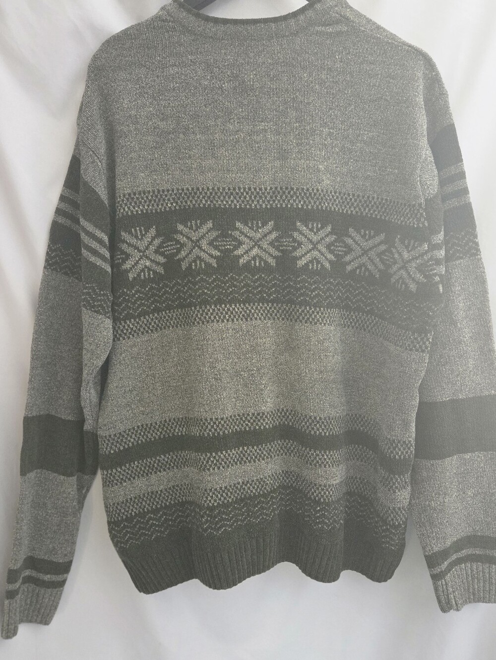 Men's Patterned Button-Up Sweater - Picture 2 of 3